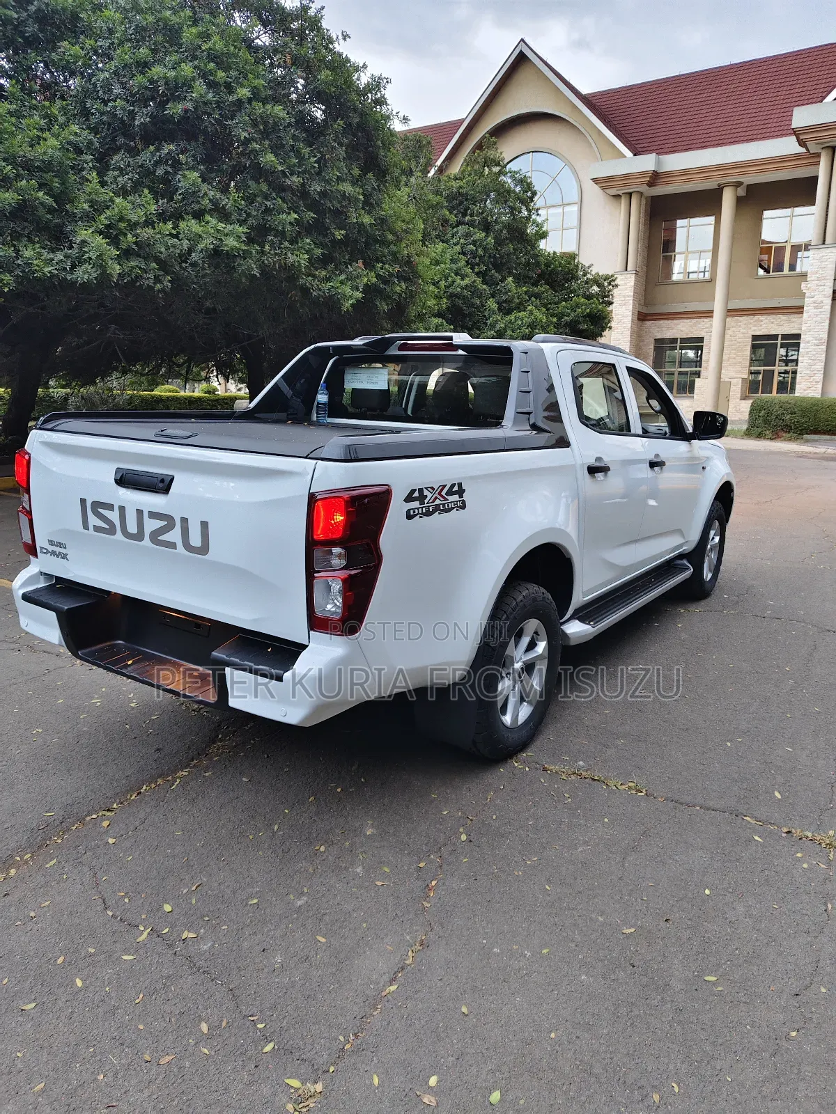 New Isuzu D-MAX 2025 White