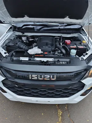 New Isuzu D-MAX 2025 White