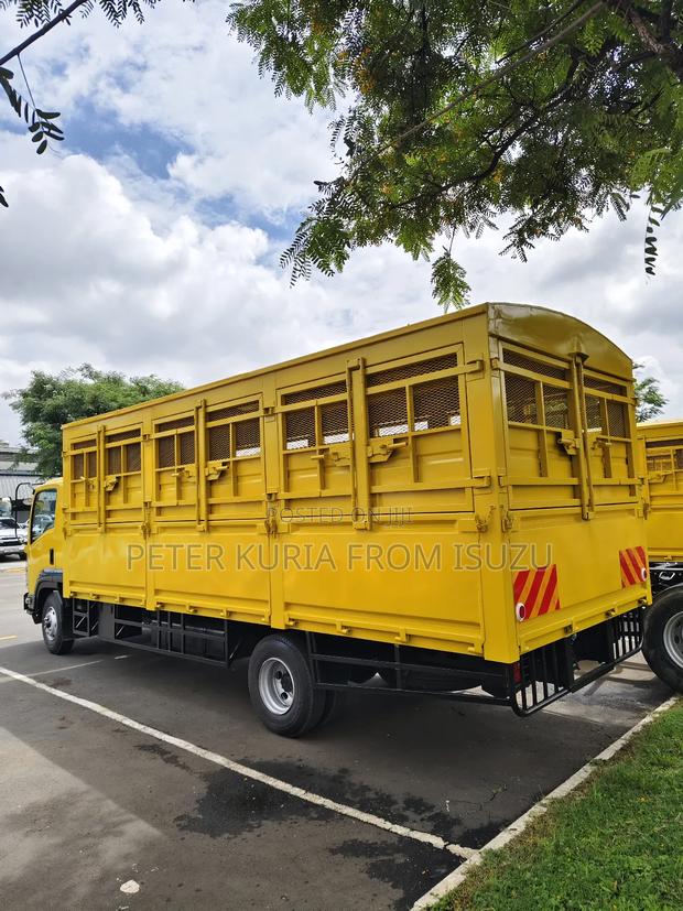 New Isuzu FRR Blue Power 2025 - thumbnail 5