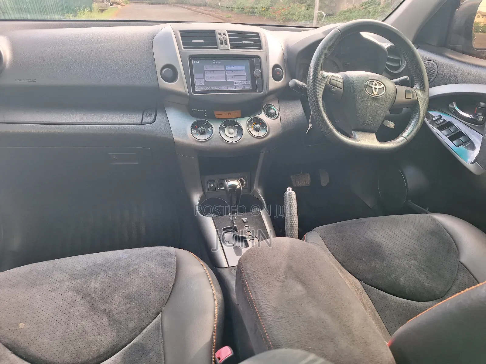 Toyota Vanguard 2012 Black