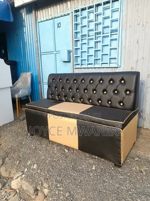 3 Seater Waiting, Black and Gold 