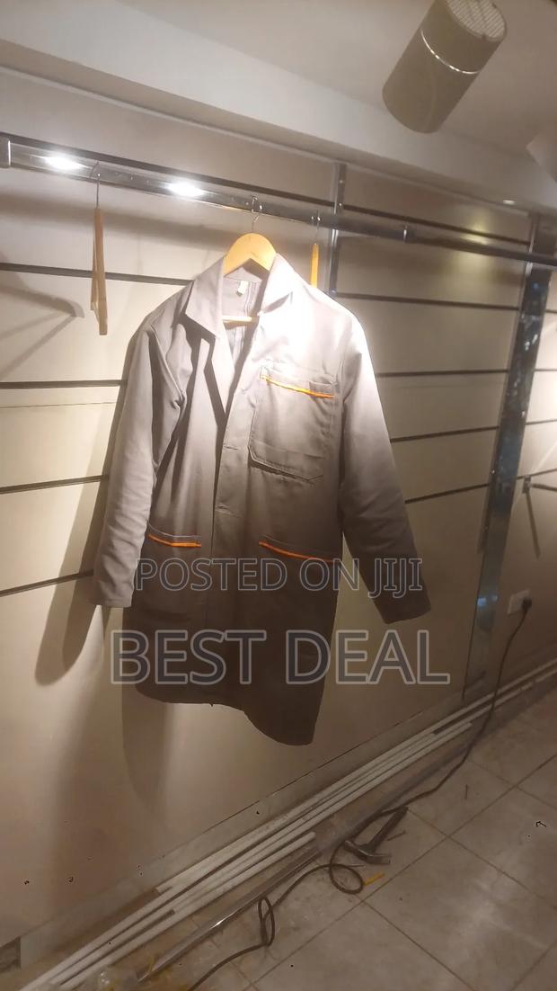 Clothes Display Shop Hungers - thumbnail 2