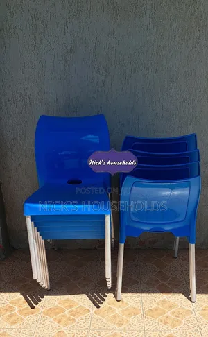 Plastic Chairs of Metallic Silver Legs