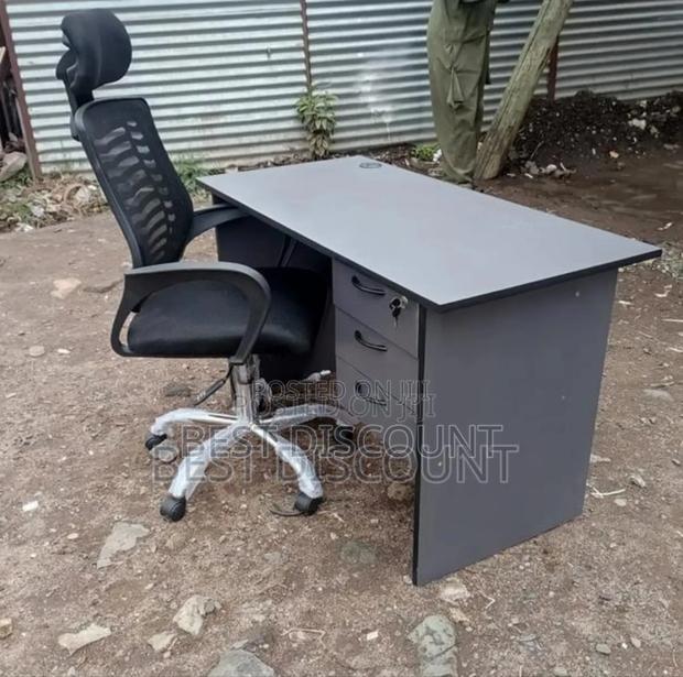 Table and Chairs - thumbnail 2