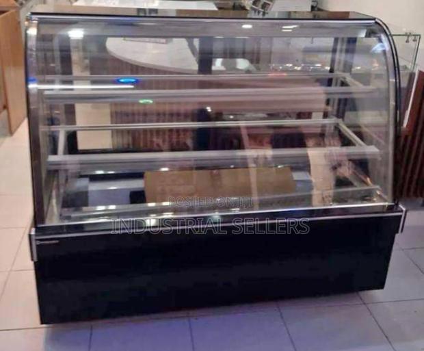 Quality Cake Display Cabinet - main view