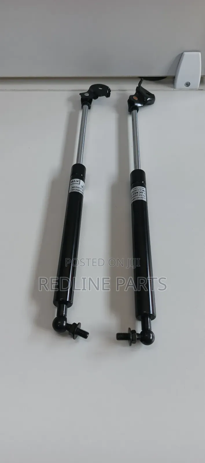 Toyota Land Cruiser 80series Bonnet Shocks