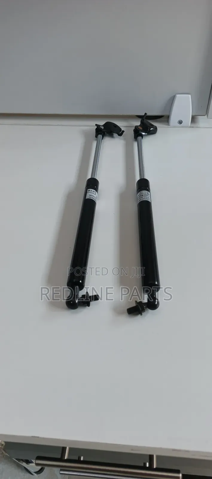 Toyota Land Cruiser 80series Bonnet Shocks