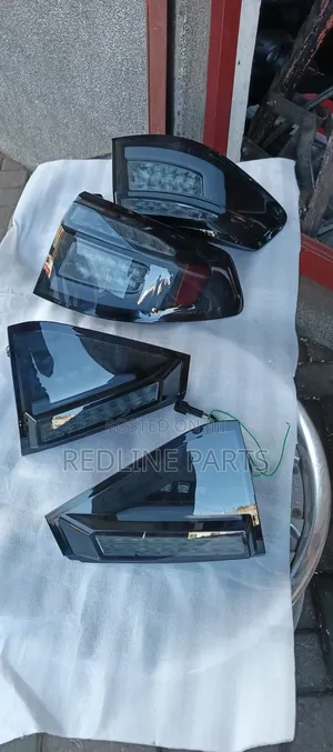 Subaru Impreza N14 Hatchback Tail Lights by Spyder Usa