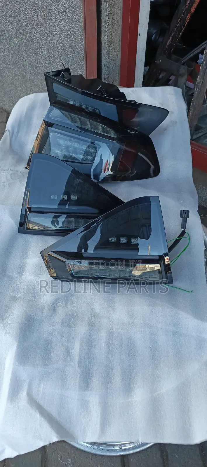 Subaru Impreza N14 Hatchback Tail Lights by Spyder Usa