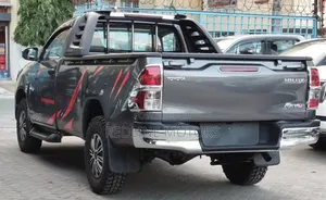 Toyota Hilux SR HI-Rider 2018 Gray