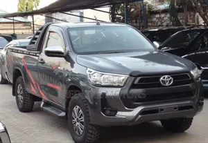 Toyota Hilux SR HI-Rider 2018 Gray