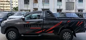Toyota Hilux SR HI-Rider 2018 Gray