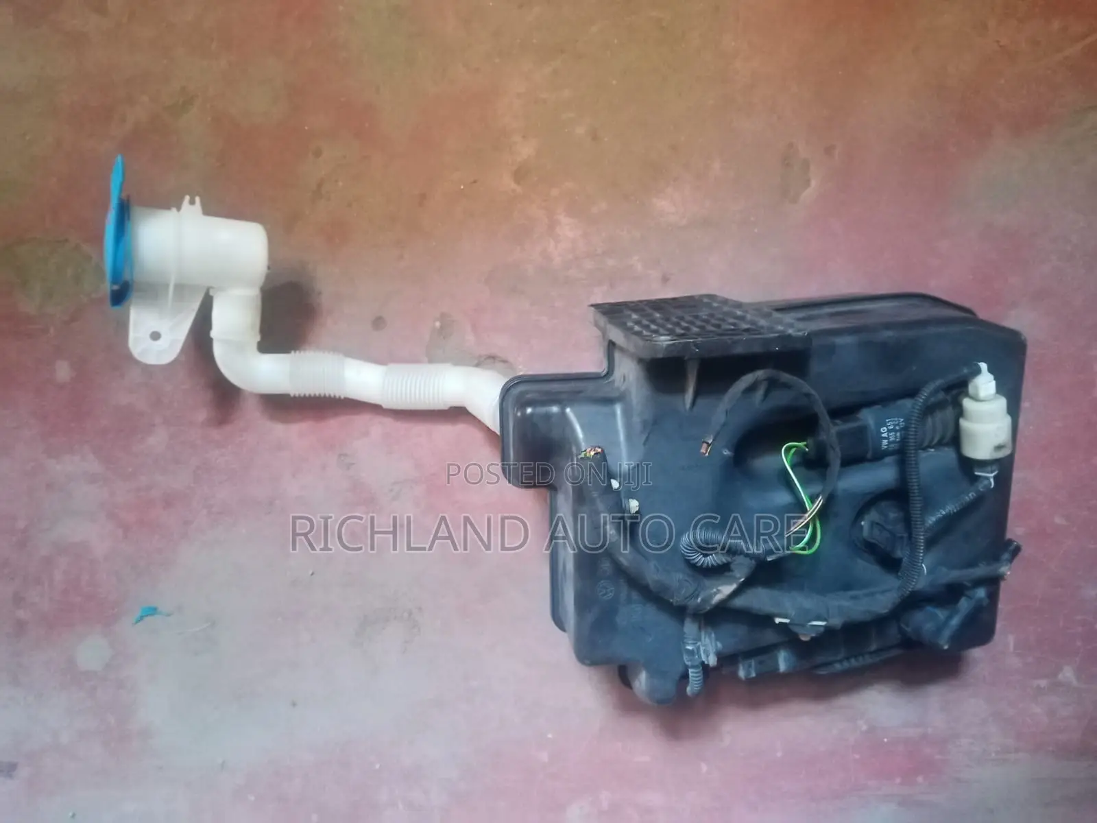 Washer Tank Bottle Wiper Volkswagen Touran