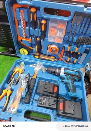 Makita Cordless Drill Tool Kit