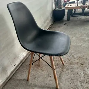 Home Chairs: Simple Plastic Home Office Coffee Chair
