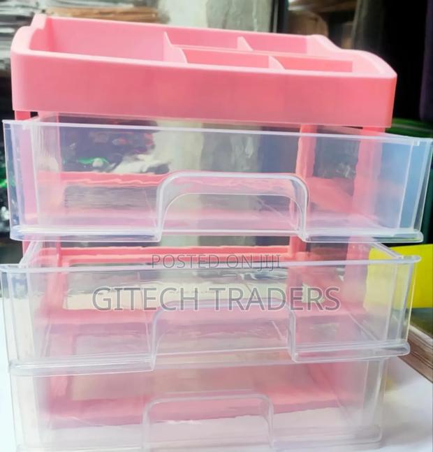*Big Pretty Make Up Organiser With Many Compartments