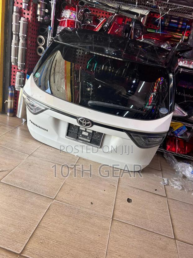 Harrier 2014 Boot Complete With Boot Taillights