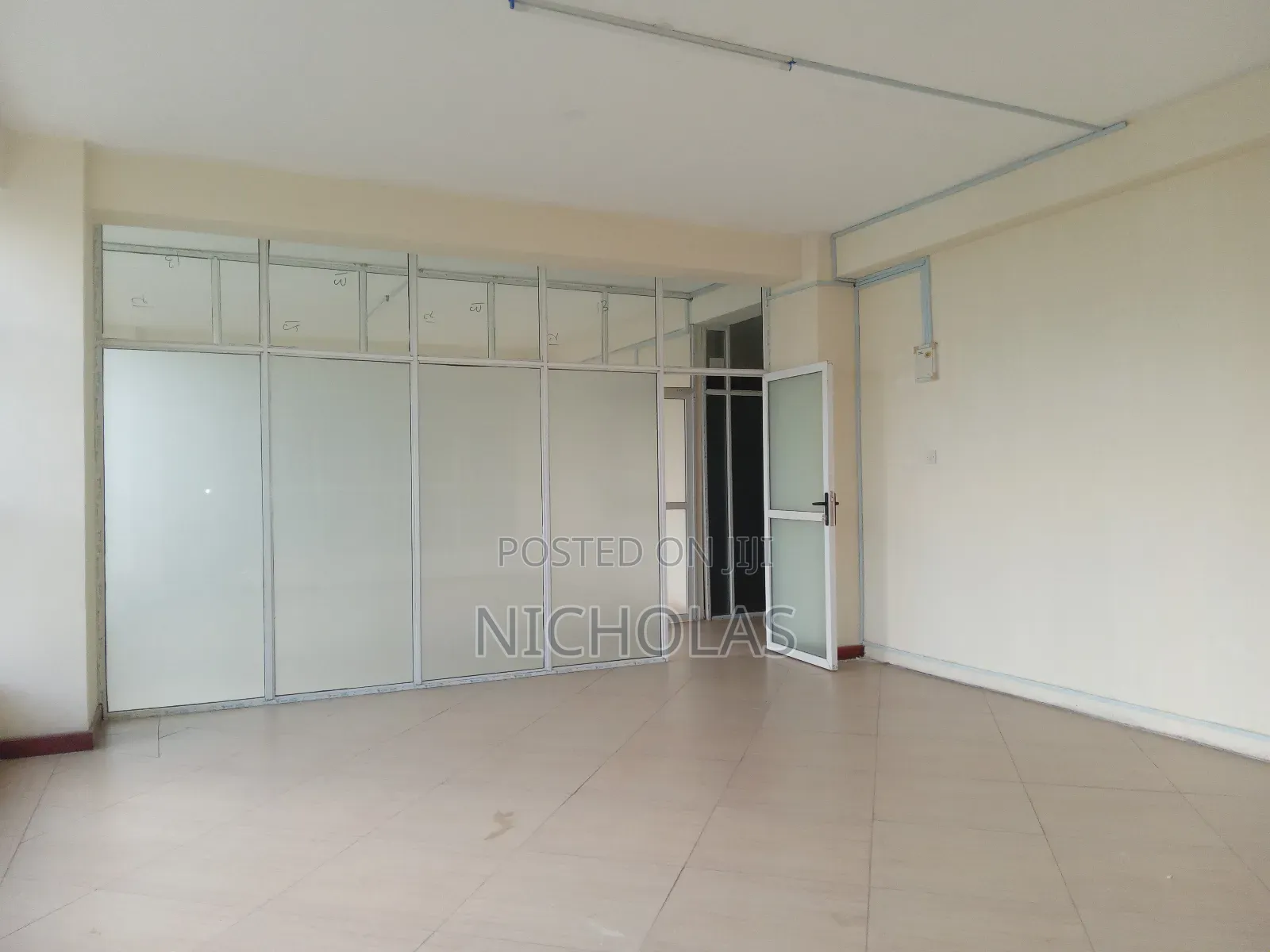 Showrooms, Warehouse and Offices Tolet