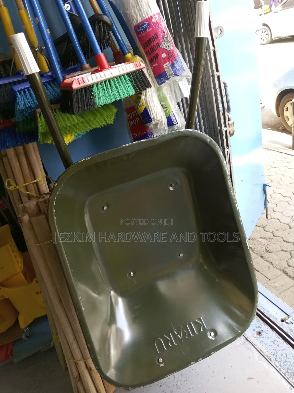 Wheelbarrow Quality Steel (Datin)