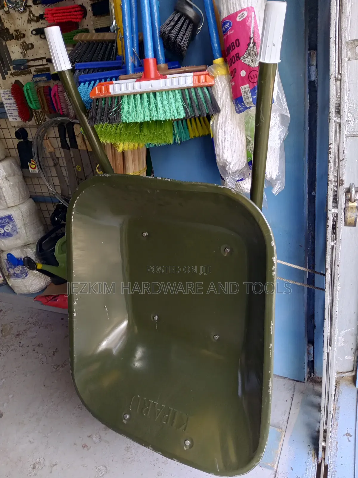 Wheelbarrow Quality Steel (Datin)