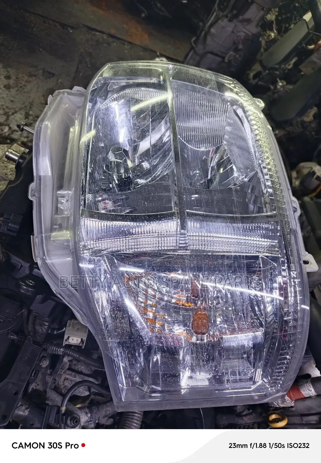 Toyota Hiace Headligh Xenon Super Gl