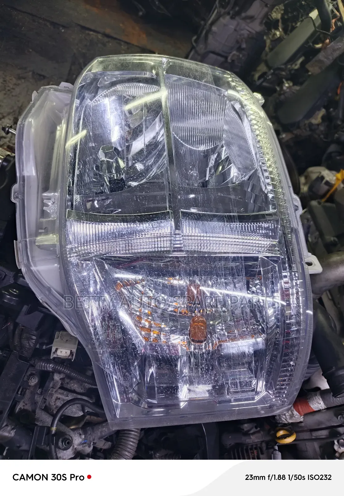 Toyota Hiace Headligh Xenon Super Gl