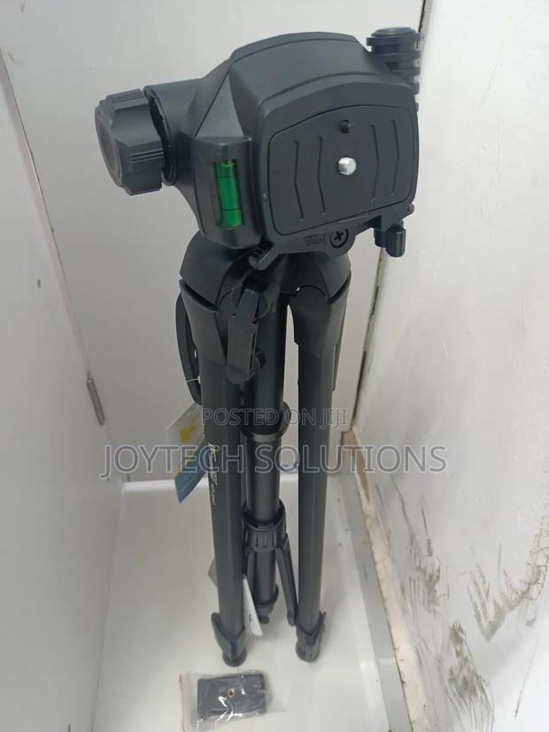 Light Weight Weifeng Wt-3560 Tripod. - main view