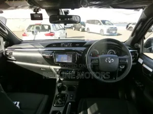 Toyota Hilux 2019 Silver