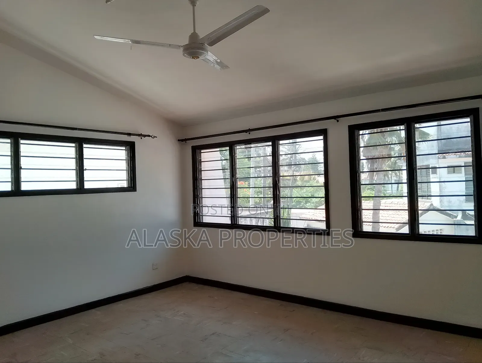4bdrm Villa in Nyali Estate for rent
