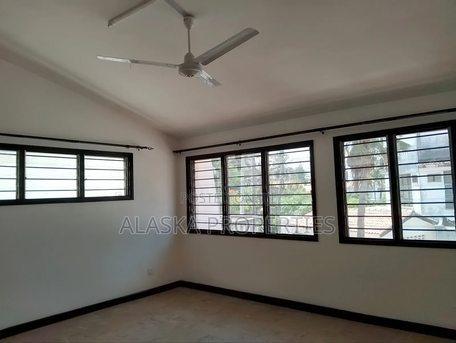 4bdrm Villa in Nyali Estate for rent