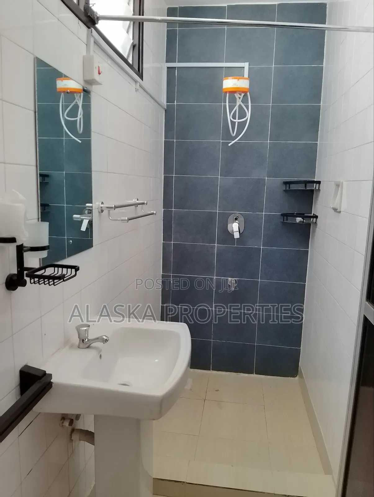 4bdrm Villa in Nyali Estate for rent