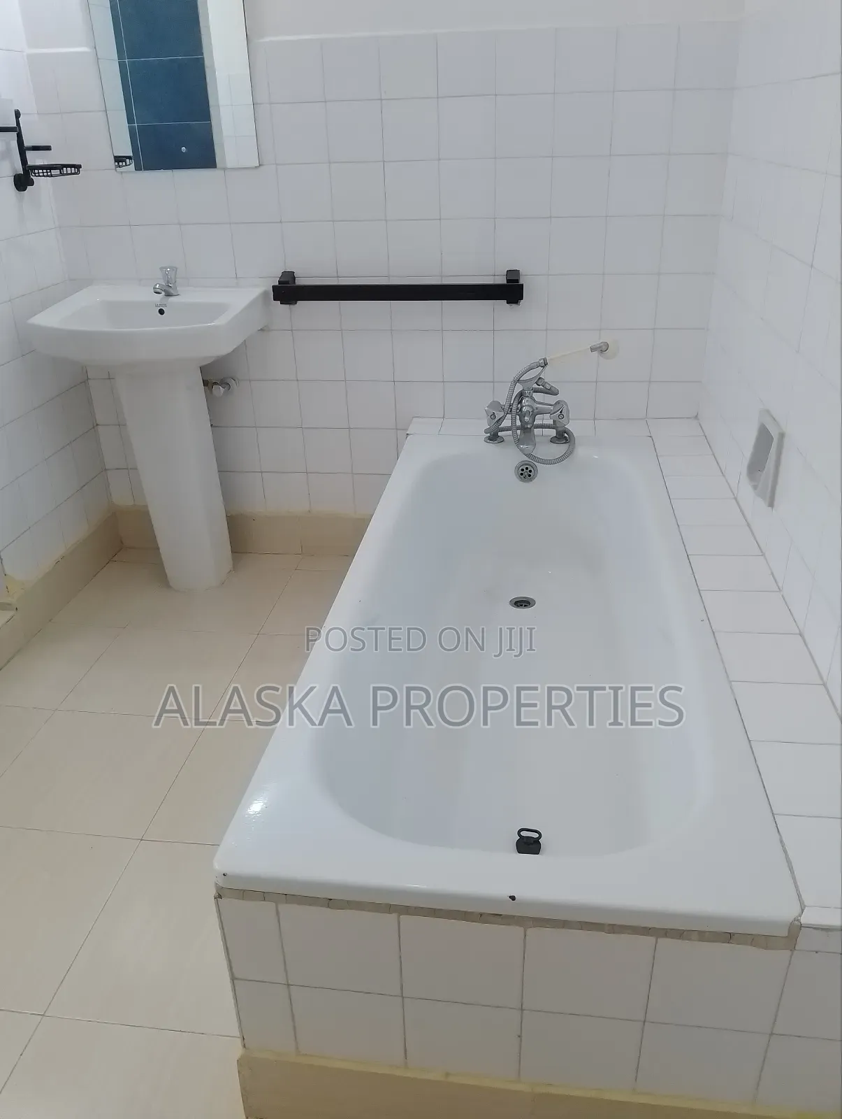4bdrm Villa in Nyali Estate for rent