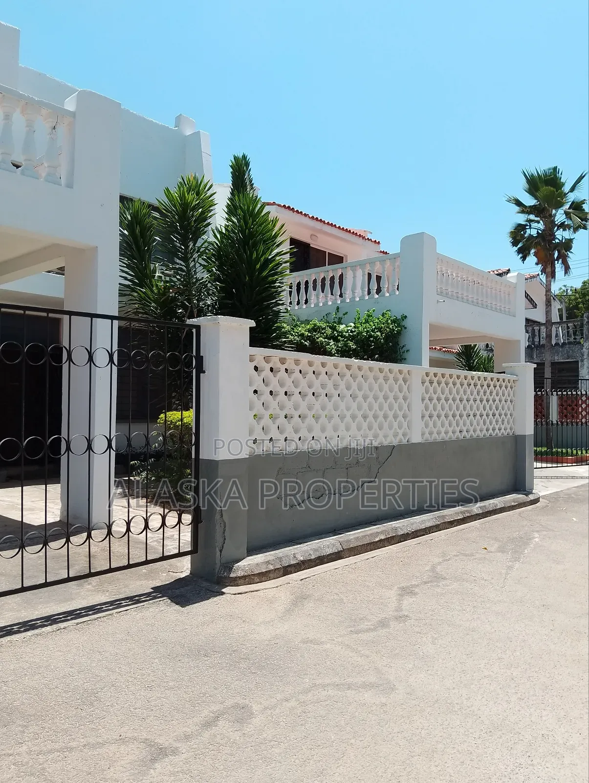 4bdrm Villa in Nyali Estate for rent