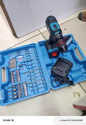 Makita Cordless Drill 88vt/Hammer Drill