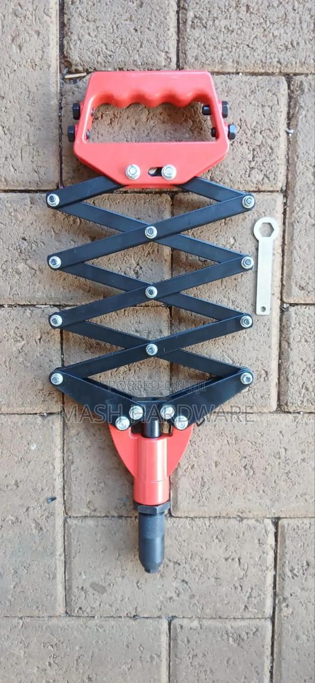Hand Rivet Gun - main view
