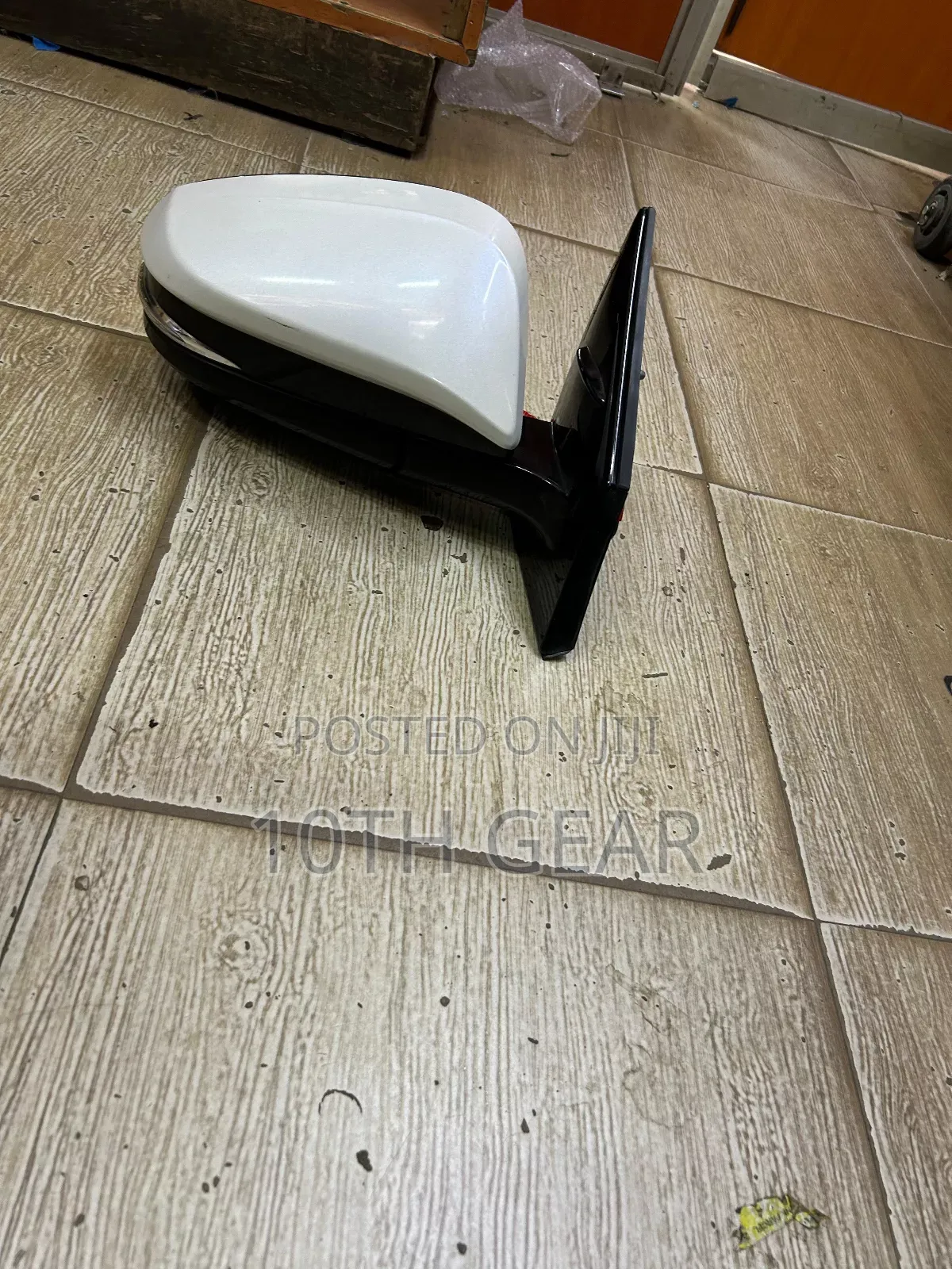 Harrier 2014 Side Mirror Right Side Per Pc