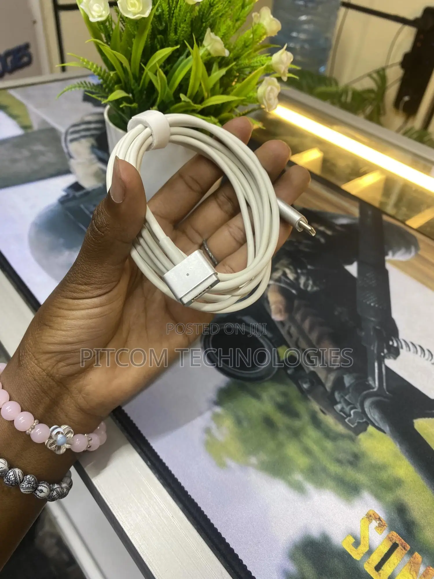 Type-C to Magsafe 2 Cable