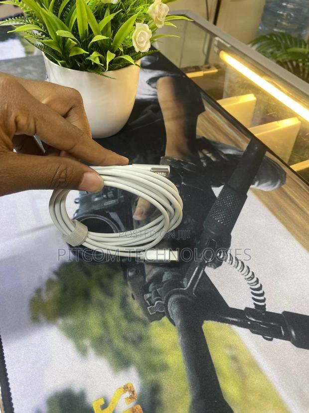 Type-C to Magsafe 1 Cable - thumbnail 5