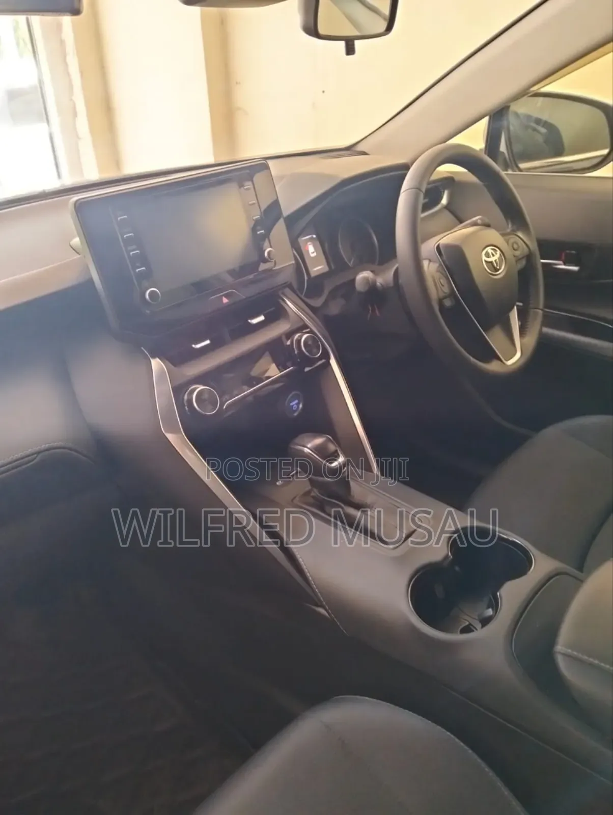 Toyota Harrier 2.5 Hybrid 2020 Blue