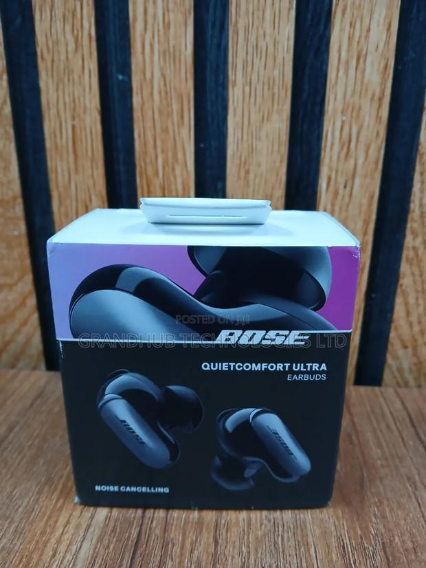 Bose Ultra Open Earbuds - main view