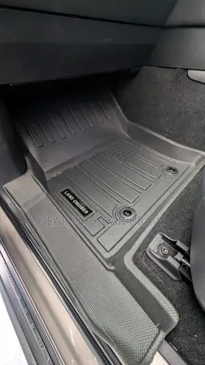Land Cruiser V8 200 Series Floor Mat