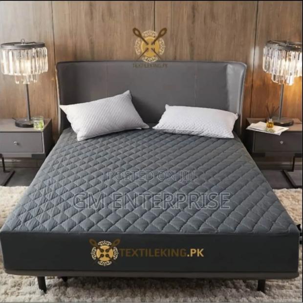 Qualited Mattress Protector ( Water Proof)