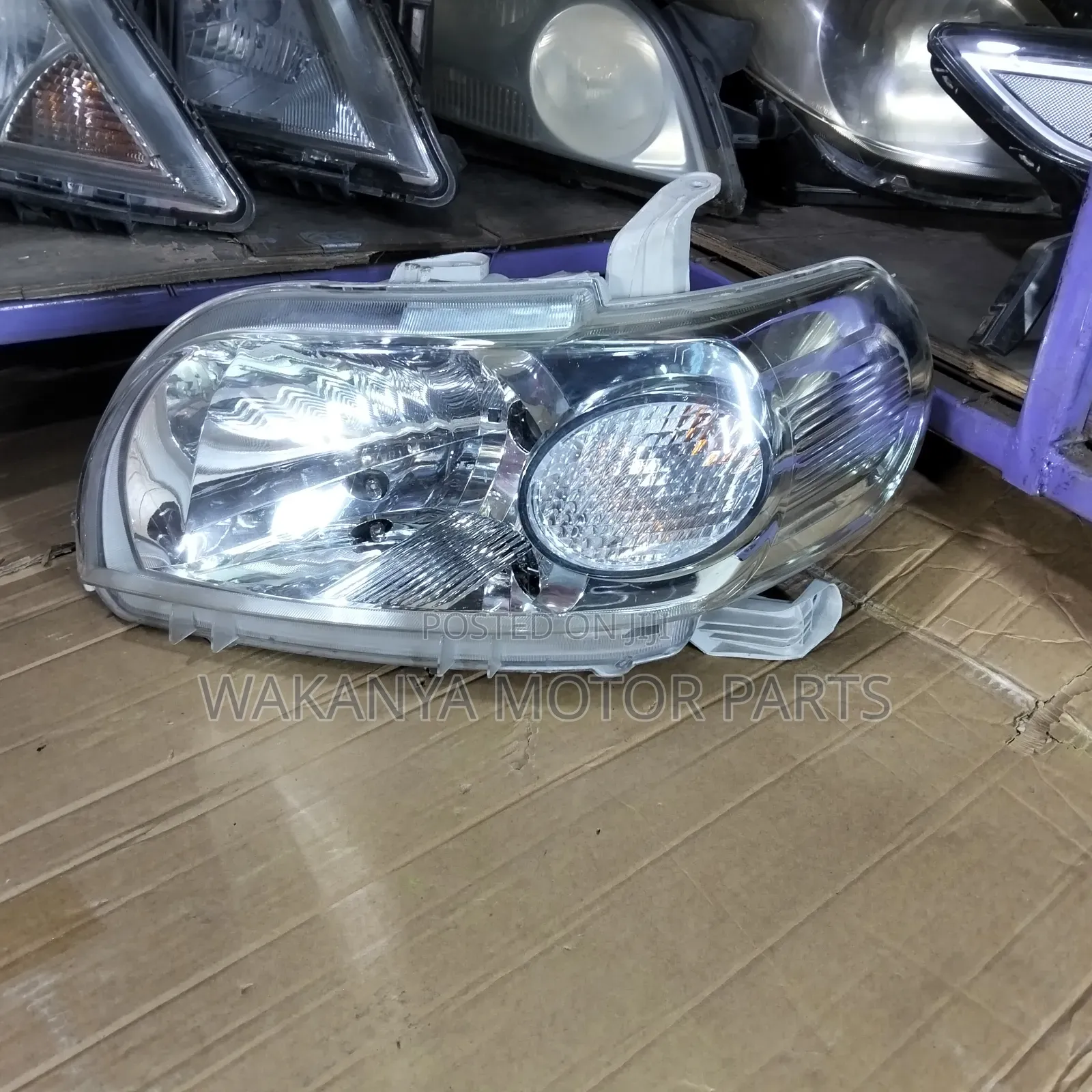 Toyota Porte 2005/2011 Non Xenon Shiny Reflector Headlight