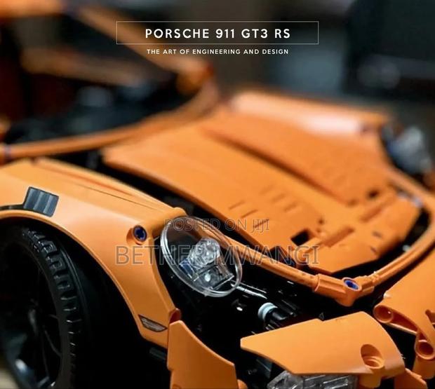 The Lego Technic Porsche 911 Gt3 Rs - thumbnail 3