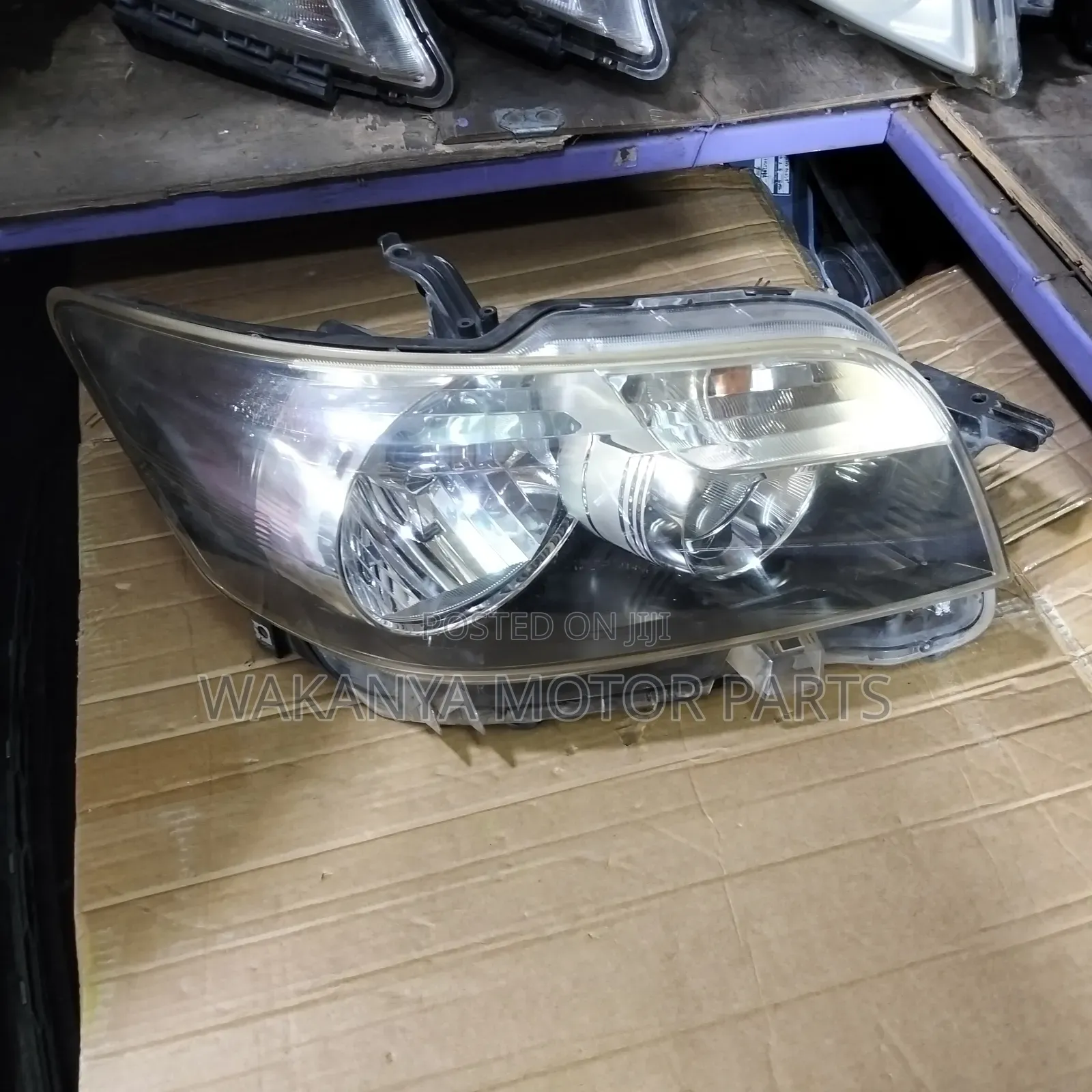 Toyota Rumion Non Xenon Shiny Headlight, Ex Japan Spares