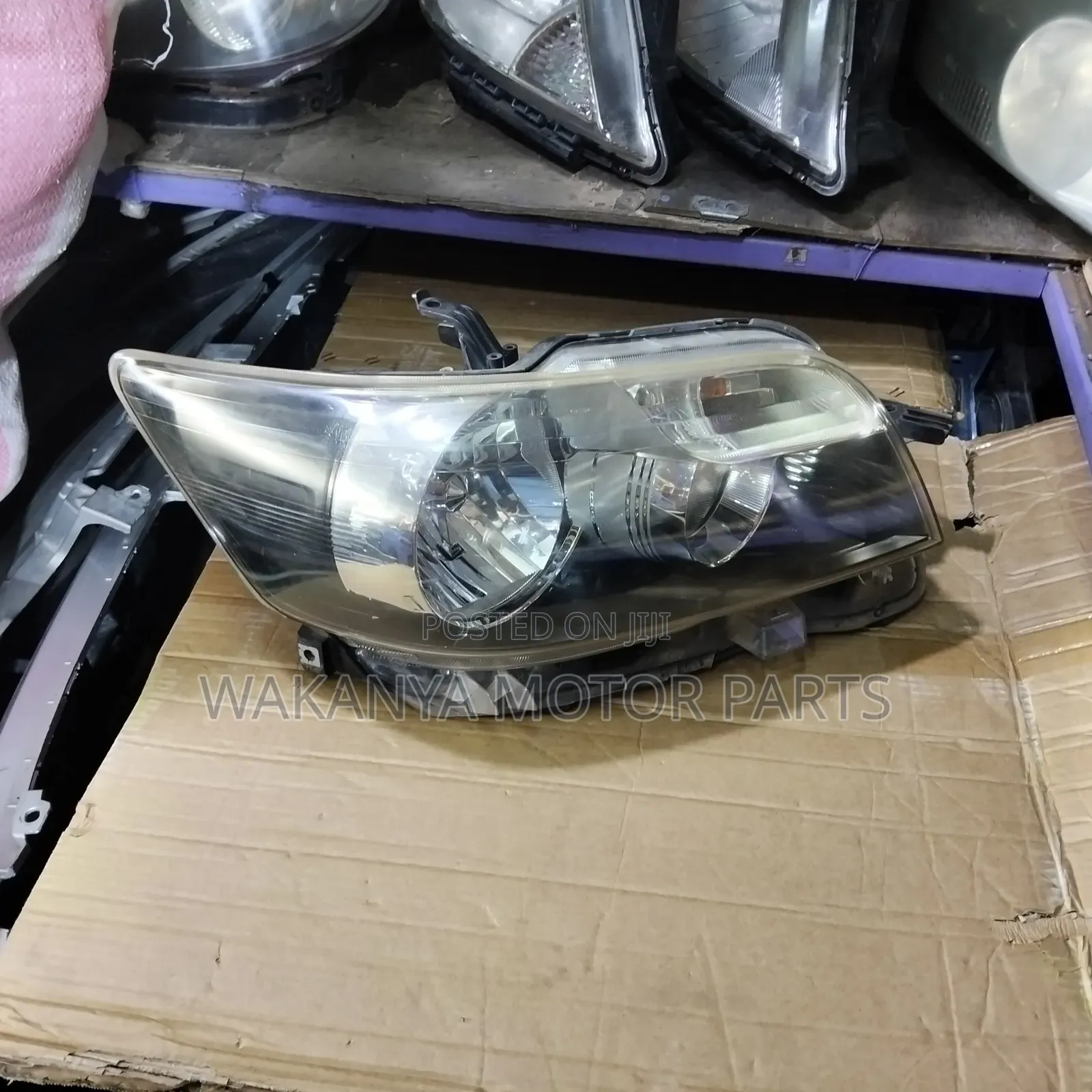 Toyota Rumion Non Xenon Shiny Headlight, Ex Japan Spares