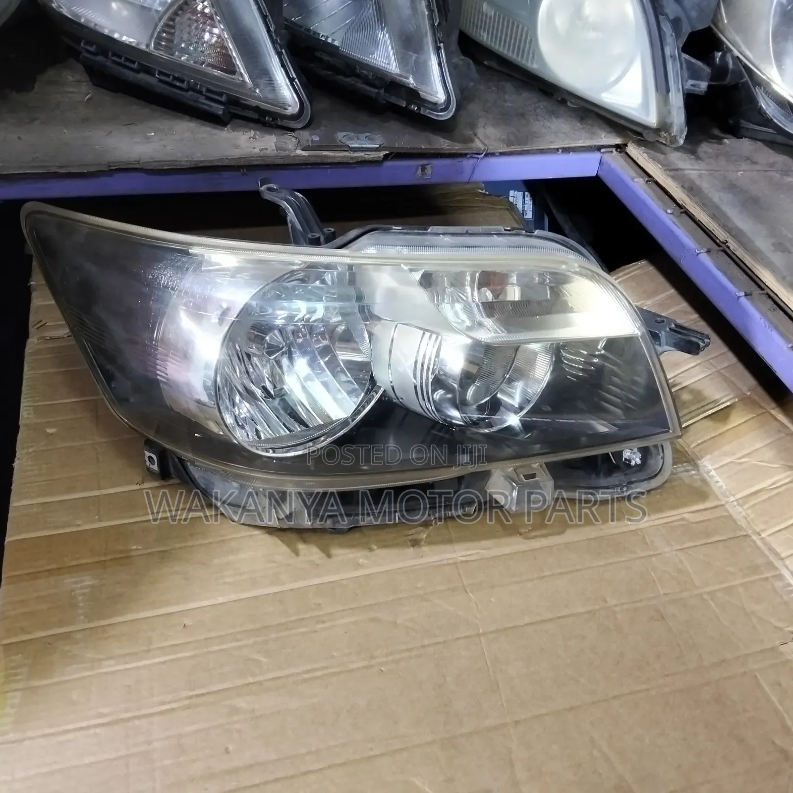 Toyota Rumion Non Xenon Shiny Headlight, Ex Japan Spares