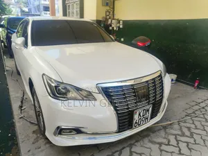 Toyota Crown 2016 White