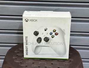 Xbox Series X White Controller - thumbnail 2