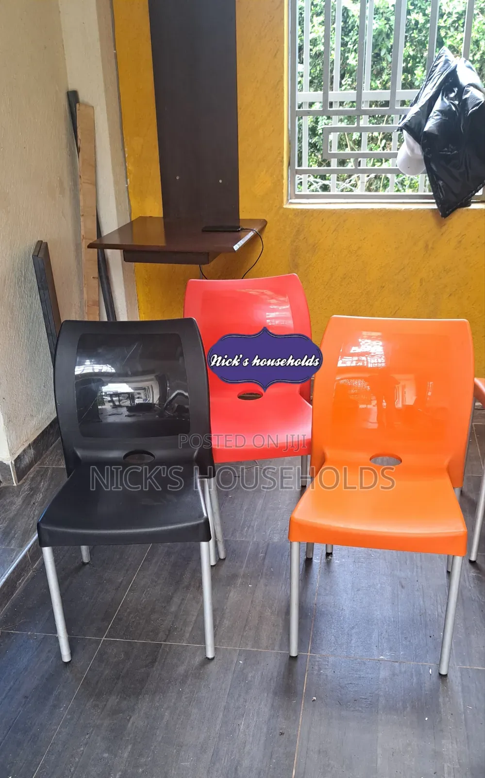 Bars Plastic Chairs With Metal Tubing Legs in Assorted Color